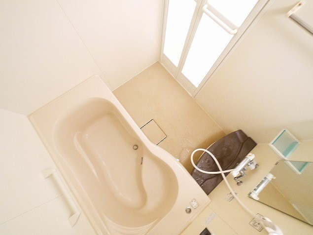 メゾン　エスポワールの洗面所|広い洗面スペース