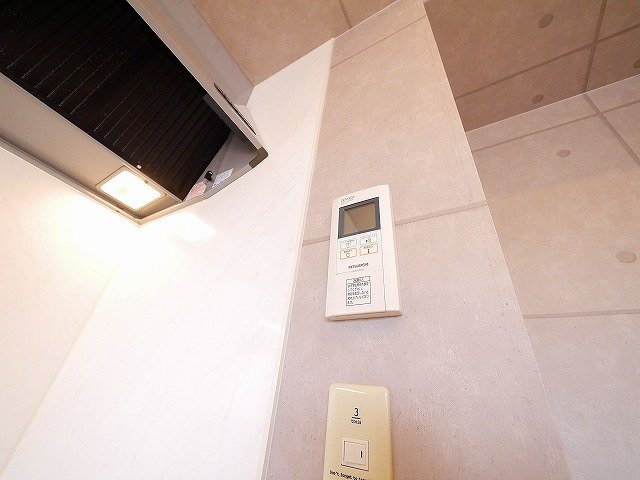プレジール（西大寺小坊町）の設備|給湯リモコンです