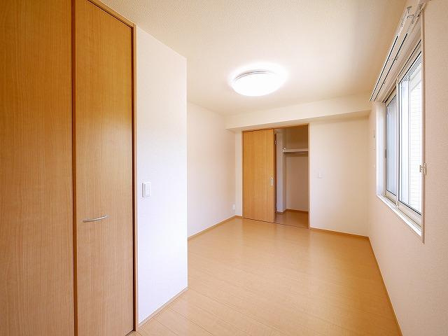 グランディール（青野町）の洋室|使い勝手のいい洋室です