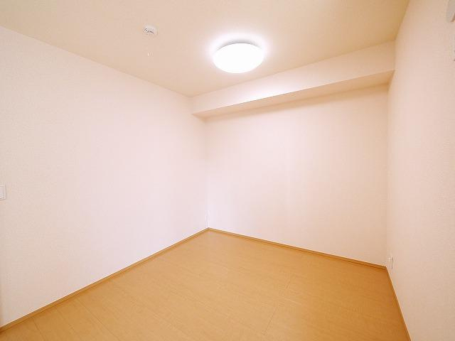 グランディール（青野町）の洋室|落ち着いた色調の洋室です