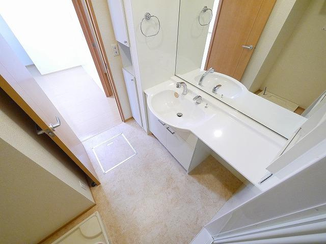 グランディール（青野町）の洗面所|広い洗面スペース