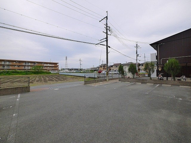 アイビー21Bの駐車場|カースペースがあります