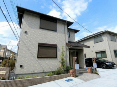 【外観】 | プチ・ヴィラージュA | 小田急多摩線「栗平」駅まで徒歩9分！ペットOK♪ワンちゃんまたは猫ちゃんと暮らせる2階建てアパートです☆通勤通学はもちろん、お買い物やお出かけにもGood☆