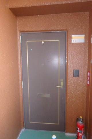 イーストタウンの玄関