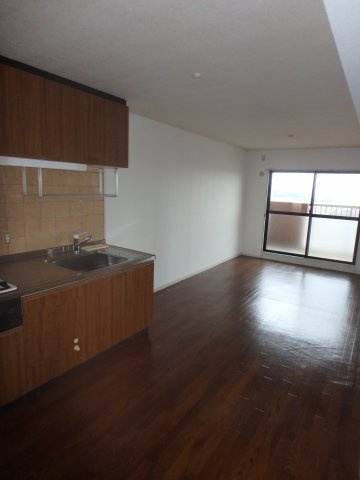 イーストタウンの居間・リビング