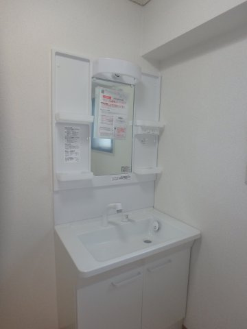 イーストタウンの独立洗面台