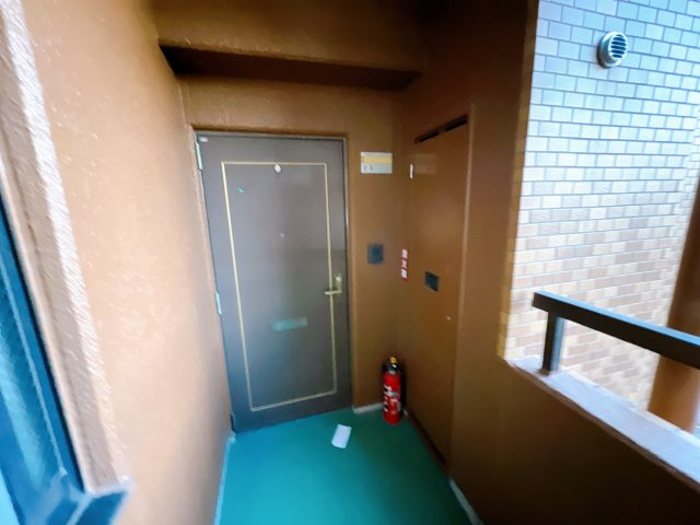 イーストタウンの玄関