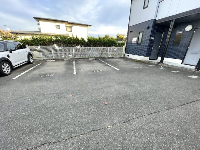 アーバンライフ駅西の駐車場