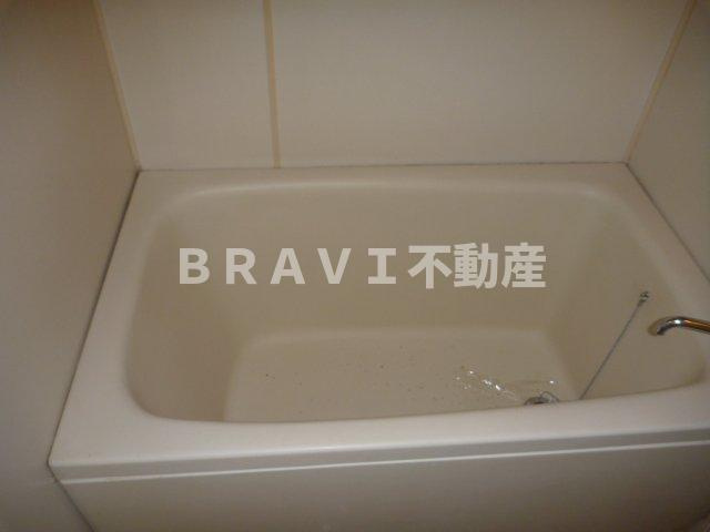 KTI南森町　BRAVI不動産の浴室|日々の疲れを癒すお風呂付です