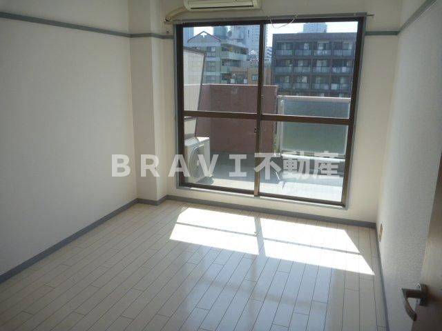 KTI南森町　BRAVI不動産の洋室|スタンダードな洋室です