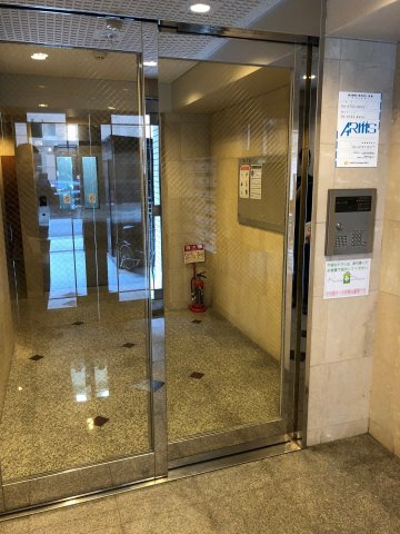 ブリストル神崎　BRAVI不動産のエントランス|【ブリストル神崎】毎日通るエントランスはこのようになっています