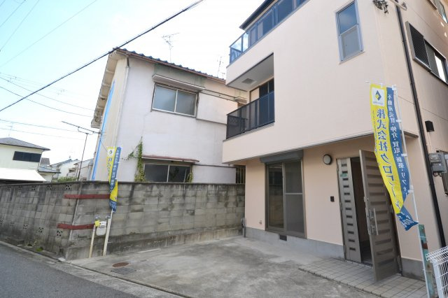 堺市東区日置荘西町　一戸建の駐車場