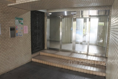 【エントランス】 | ユースピア大倉山 | 清潔感のあるエントランス