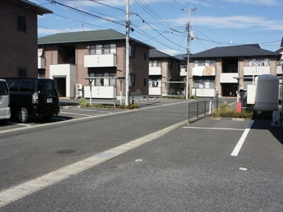 【駐車場】 | レジデンス・ノヴァF | 駐車場2台込みです♪