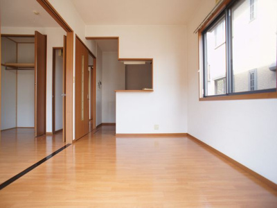 【居間・リビング】 | レジデンス・ノヴァF | 会話をしながらお料理できる対面キッチンです♪