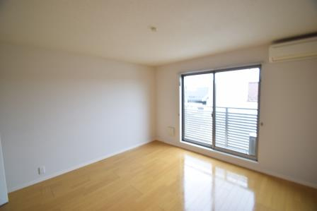 サクセス　ヴァリーの寝室|日当たり良好です。