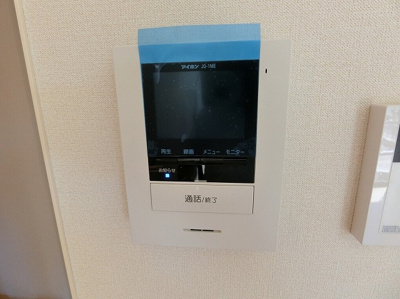 【セキュリティ】 | プチ・ヴィラージュD | 防犯対策に有効なカメラ付きインターホン！録画機能が付いているので留守中の訪問者まで確認できます♪