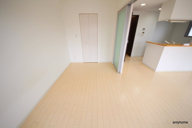 ルミエール北梅田　仲介手数料無料の洋室