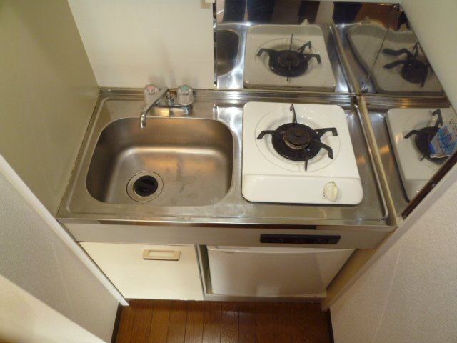 UMEDA APARTMENTSのキッチン
