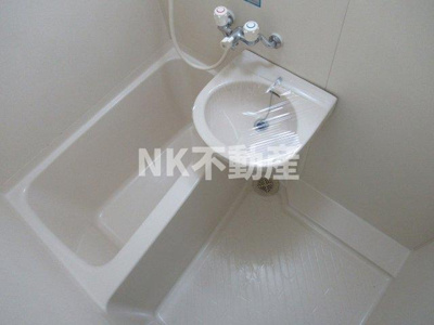 【浴室】 | CTビュー小阪（八戸ノ里賃貸） | コンパクトで使いやすいお風呂です