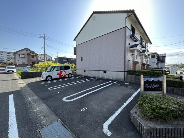 Park Side美里の駐車場