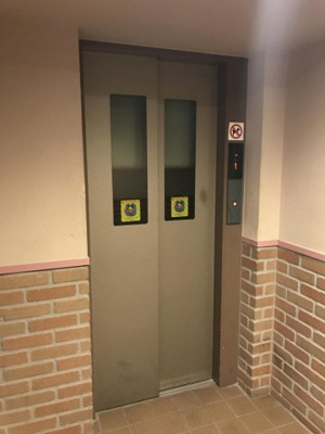 【その他共用部分】 | 東急ドエルアルス五月台白鳥 | 3階までエレベーターでラクラク上がれます♪疲れた時や荷物の多いときにもエレベーターは嬉しい★