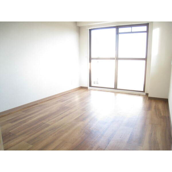 ハッピーコート明石の洋室