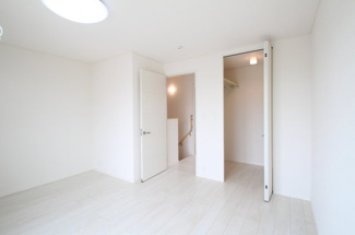 【寝室】 | メゾテラスM2 | 寝室にぴったりのお部屋です