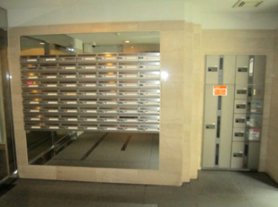 【エントランス】 | ラ・ピアッツア麻布十番 | 忙しいあなたの味方！宅配ボックス～！