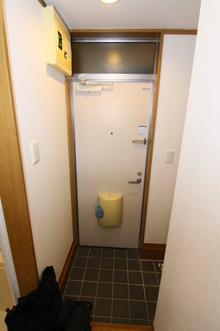 エスポワール日吉の玄関