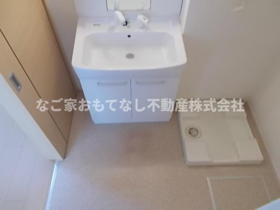 【洗面所】 | アロッジオセレノ | シャンプードレッサーつき