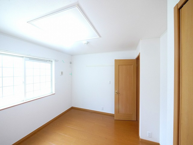 カルム　プロムナードの洋室|使いやすいリビングです