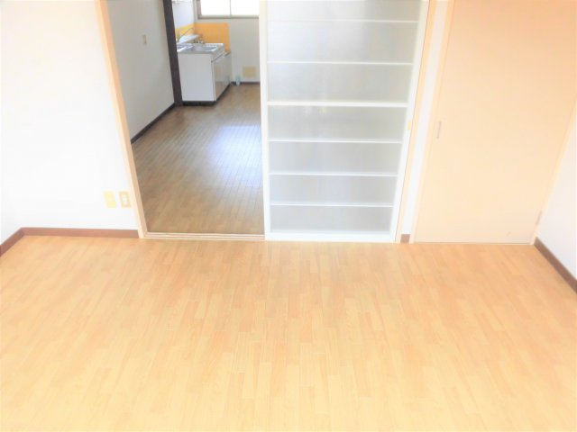 パナハイツ稲葉の洋室