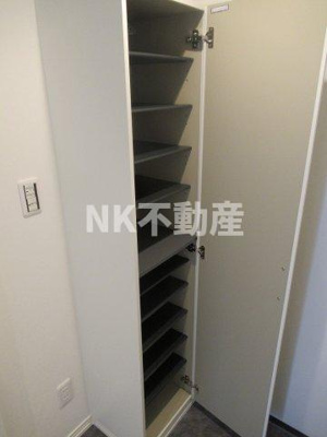 【玄関】 | グラスハウス（東花園賃貸） | シューズボックスです