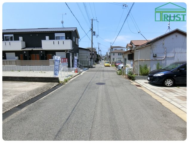 明石市材木町 売土地の前面道路含む現地写真|前面道路と敷地