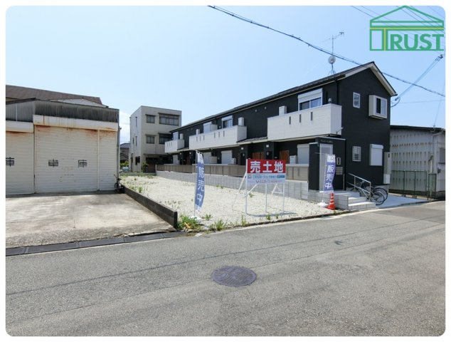 明石市材木町 売土地の前面道路含む現地写真|前面道路と敷地