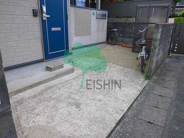 リプロ博多東のエントランス