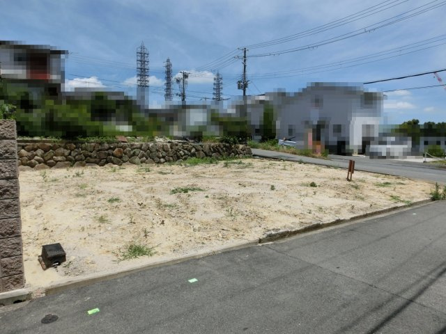 魚住町長坂寺　東南角地　建築条件なしの外観