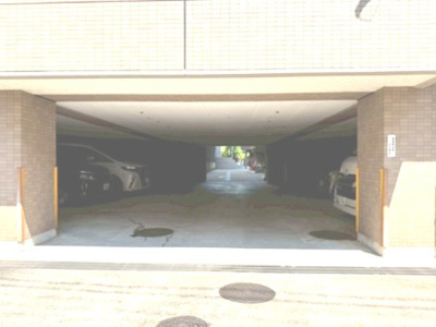 【エントランス】 | グランイーグル多摩川Ⅲ 駐車場 | 入口側