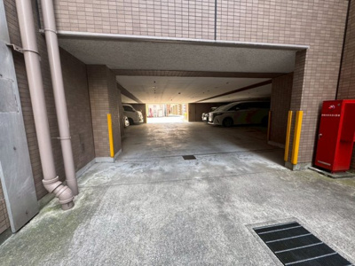 【エントランス】 | グランイーグル多摩川Ⅲ 駐車場 | 駐車場側