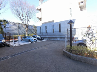 【駐車場】 | 機械式駐車場です。