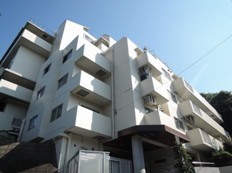 【外観】 | 南東向き・全室に窓があり採光・通風良好です♪