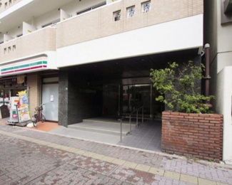 【エントランス】