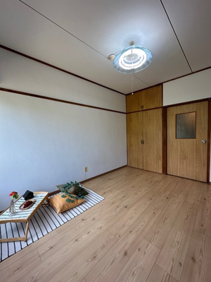 【寝室】 | ニシキハイツ | 南東向き洋室6帖☆収納スペースがあります♪荷物をたっぷり収納できてお部屋がすっきり片付きます！