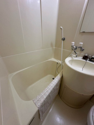 【浴室】 | ニシキハイツ | ユニットバスでお掃除らくらく☆浴室内に洗面台・トイレ付きです♪お風呂に浸かって一日の疲れもすっきりリフレッシュ☆