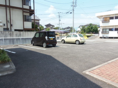 【駐車場】 | ファミール富士見 | １台1,000円
『ファミール富士見』