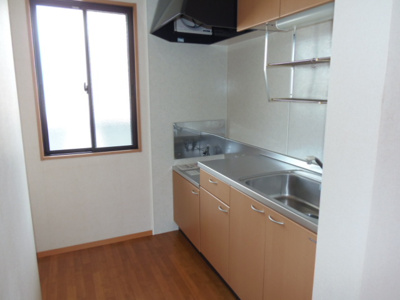 【キッチン】 | ファミール富士見 | 窓があり明るいキッチン
『ファミール富士見』