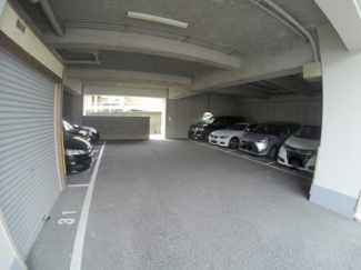 【駐車場】