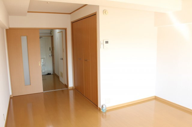 シャインヒルズの洋室