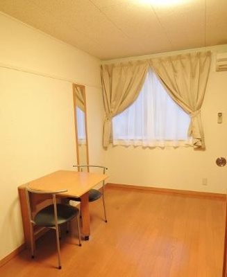 【内装】 | グリーンレーベル | １Fはフローリング、２F以上はじゅうたん張りになります（現況優先）
